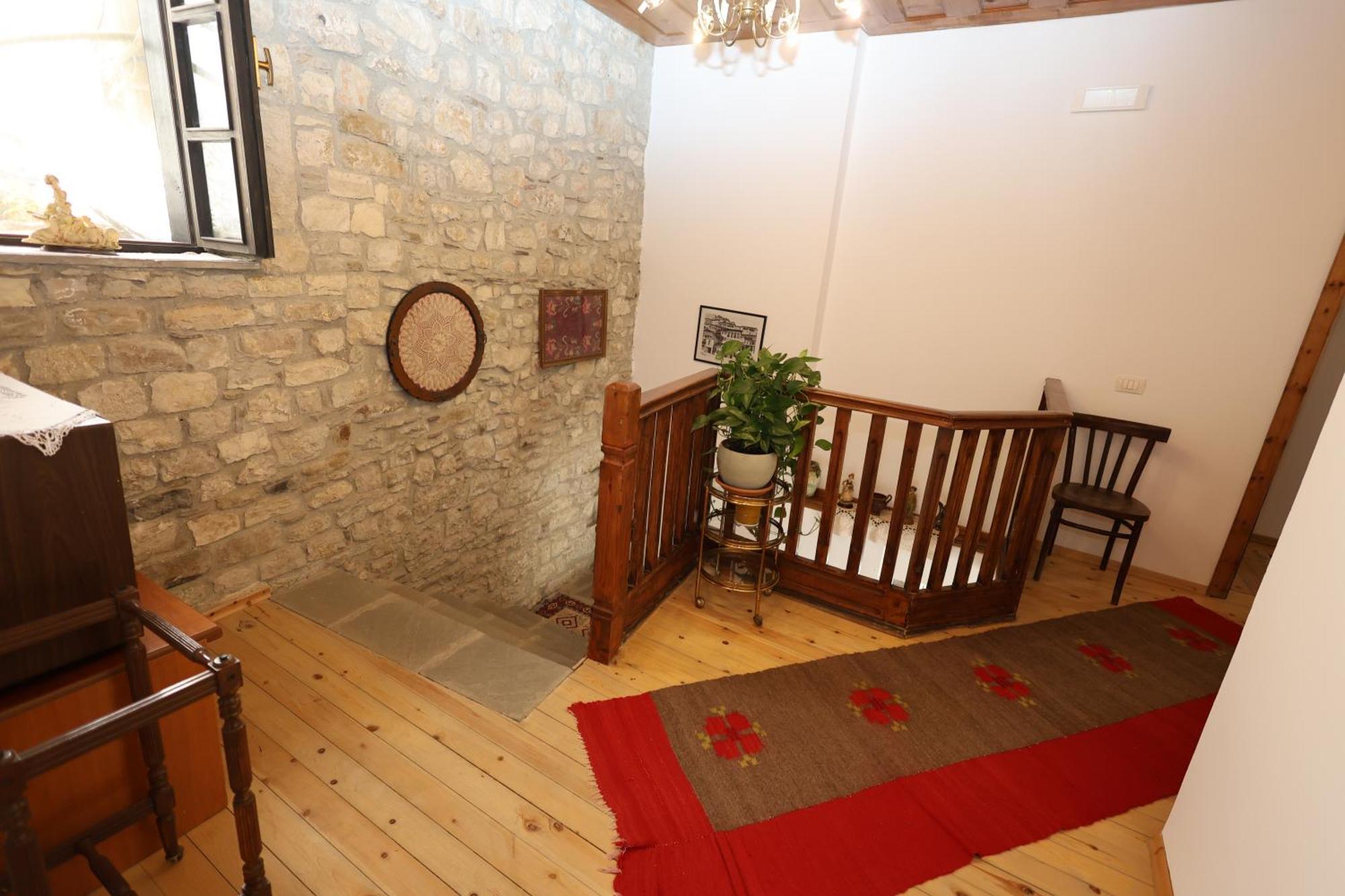 Guest House J.Prifti 培拉特 外观 照片