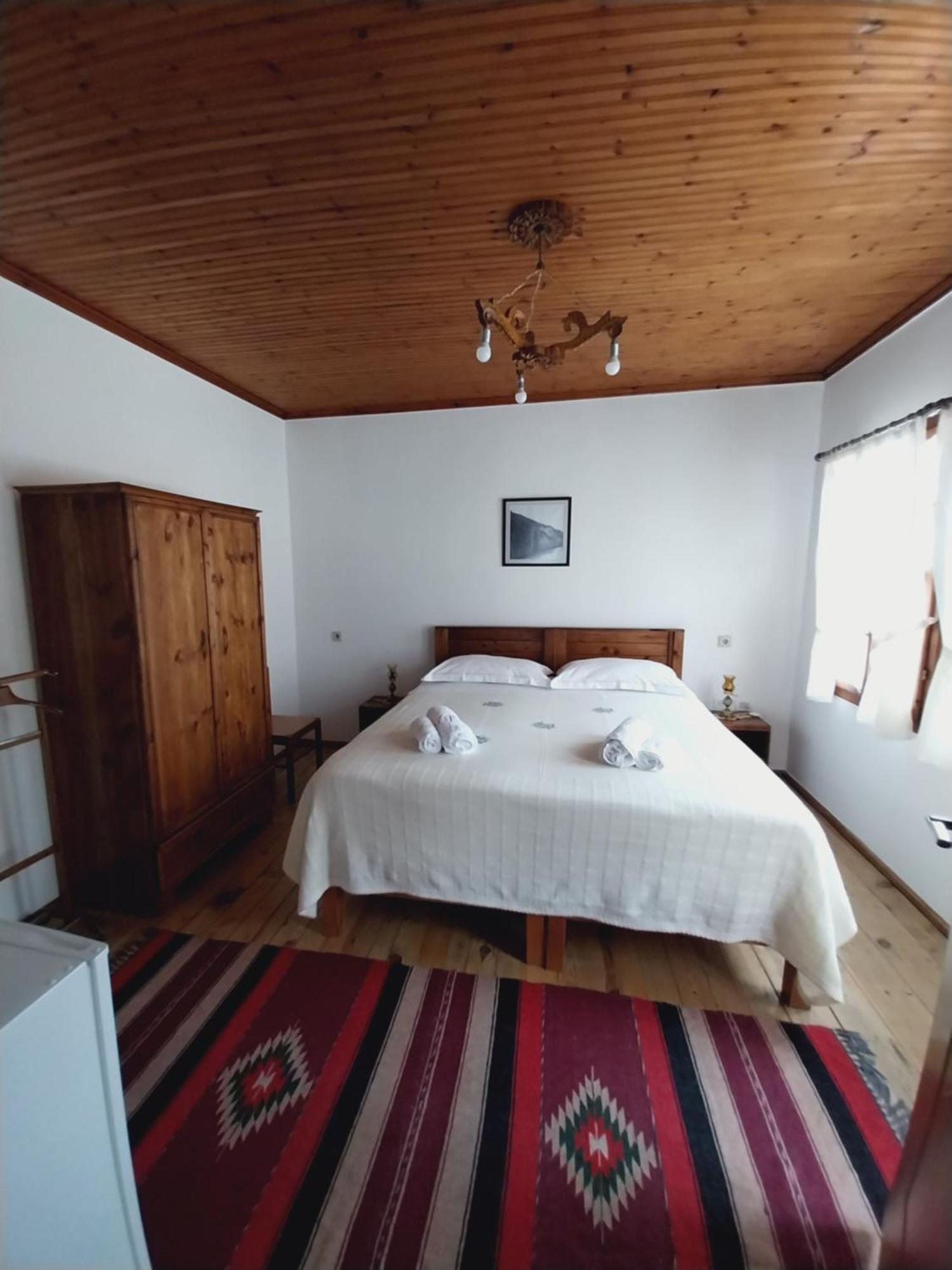 Guest House J.Prifti 培拉特 外观 照片