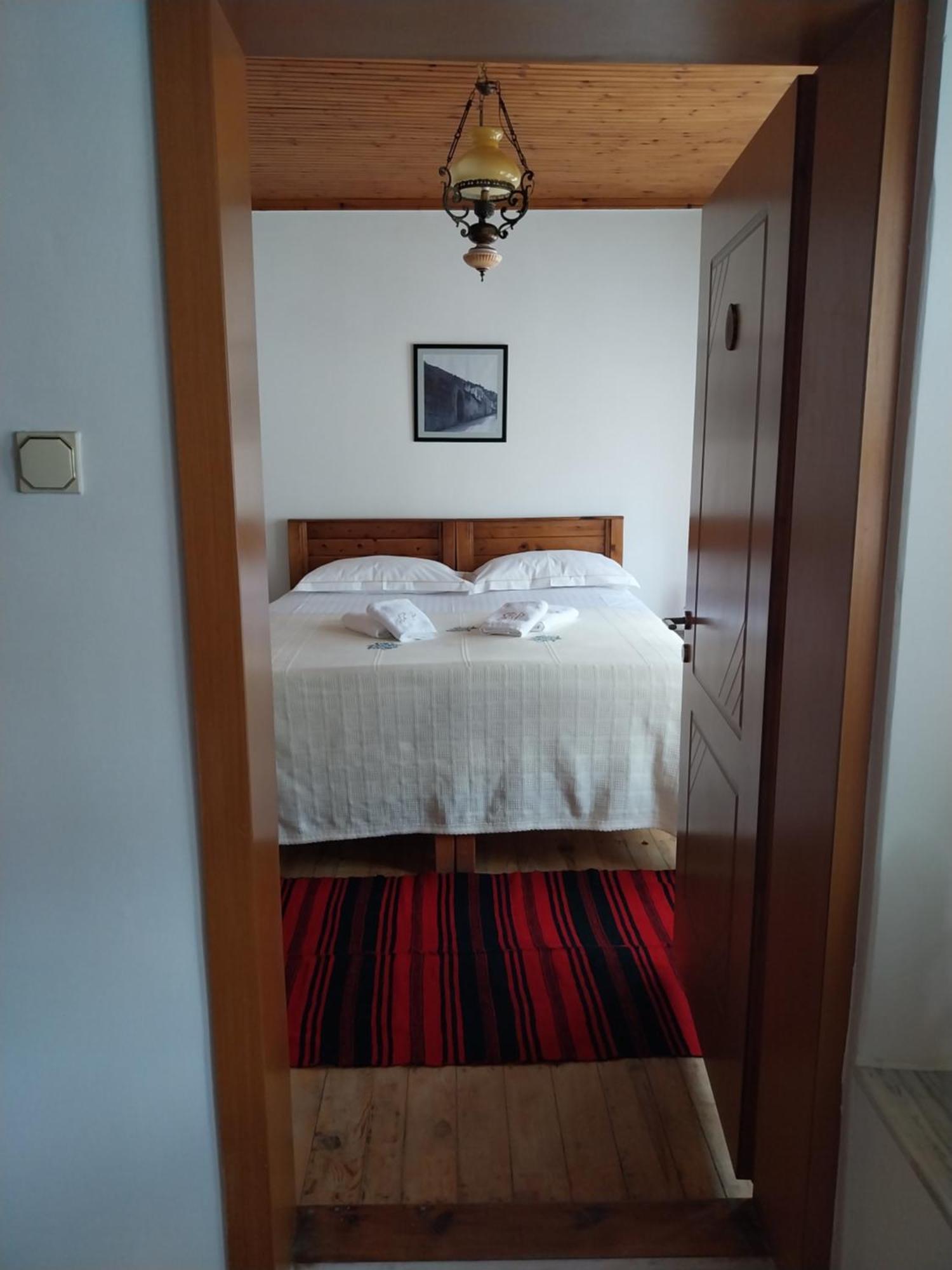 Guest House J.Prifti 培拉特 外观 照片