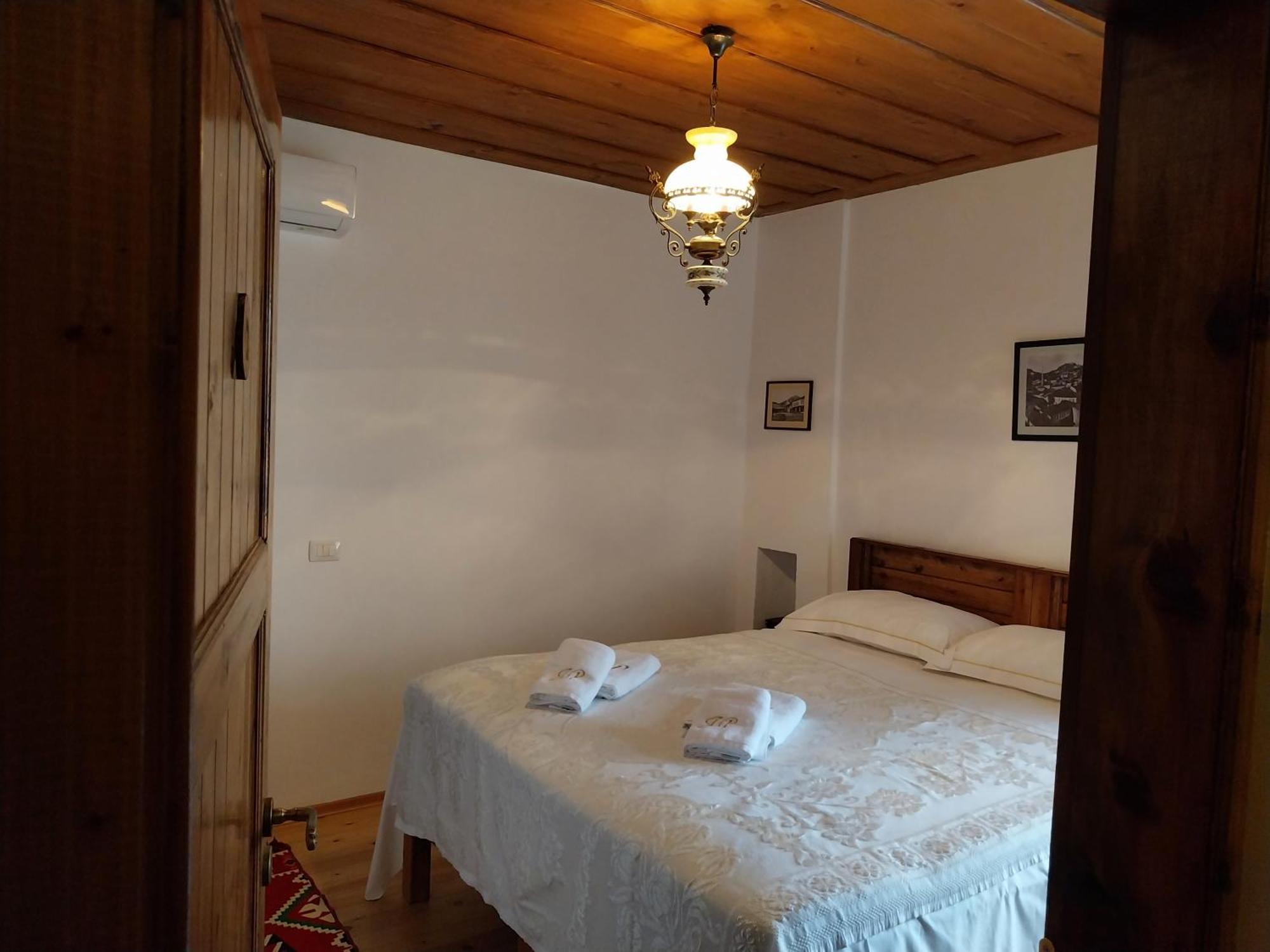 Guest House J.Prifti 培拉特 外观 照片